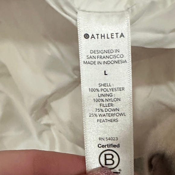 Athleta Cream Puffer Vest LARGE - Picture 11 of 11